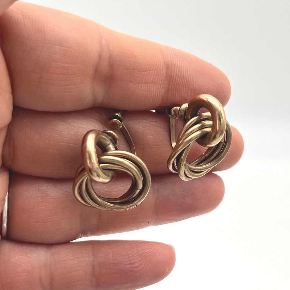 Vintage Gold Tone Interlocking Loop Circle Earrin… - image 3
